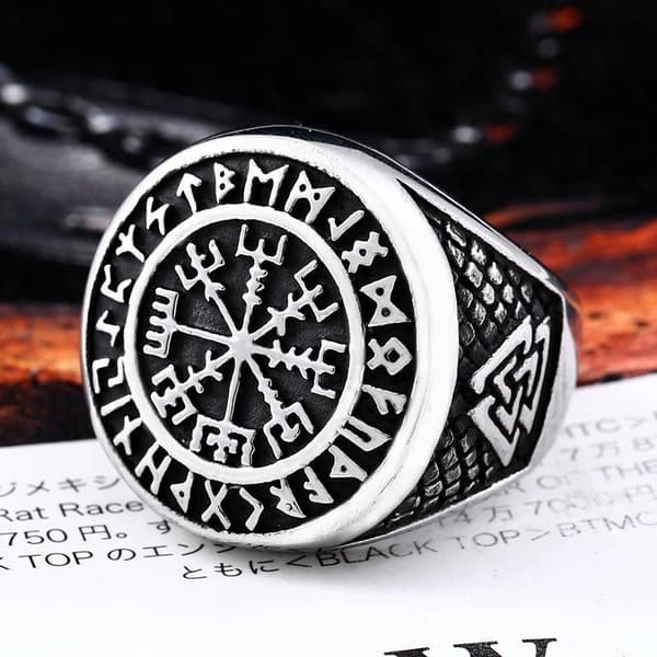 Signet ring with Vegvisir and rune circle – size 13 #13