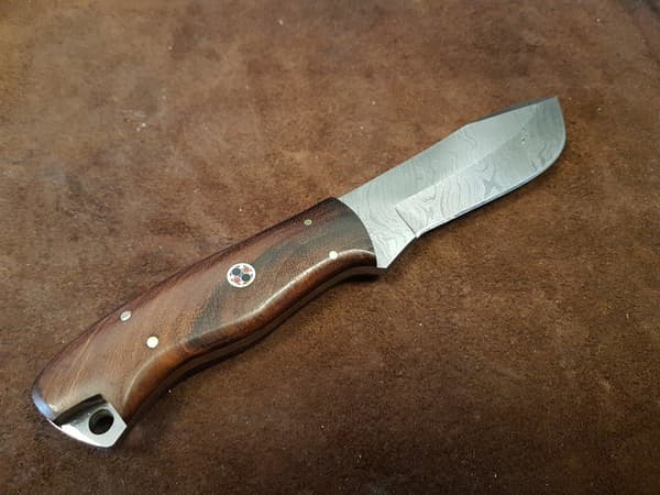 Handgjord Jaktkniv Damascus Brun