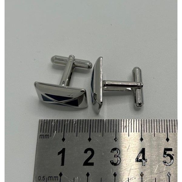 ainutlaatuiset kalvosinnapit Silver