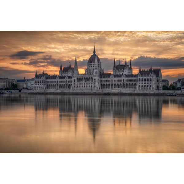 Sunrise In Budapest MultiColor 70x100 cm