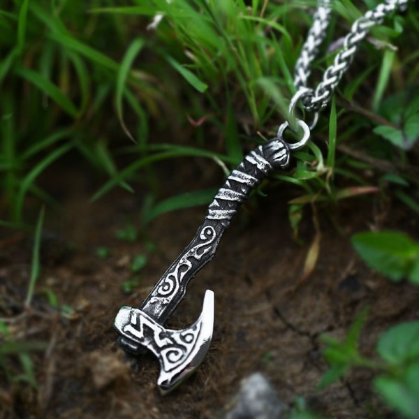 Pendant - Nordic Mythology - Ax with pattern