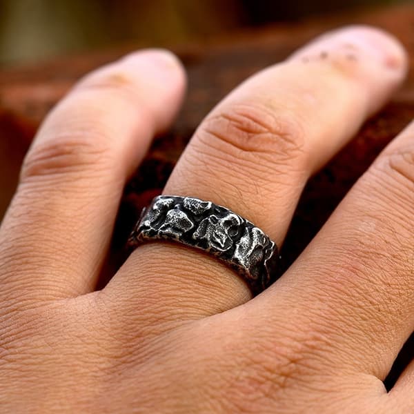 Ring with stone pattern and runes – size 13 #13