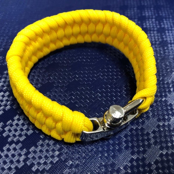 Armband av Paracord - Gul gul