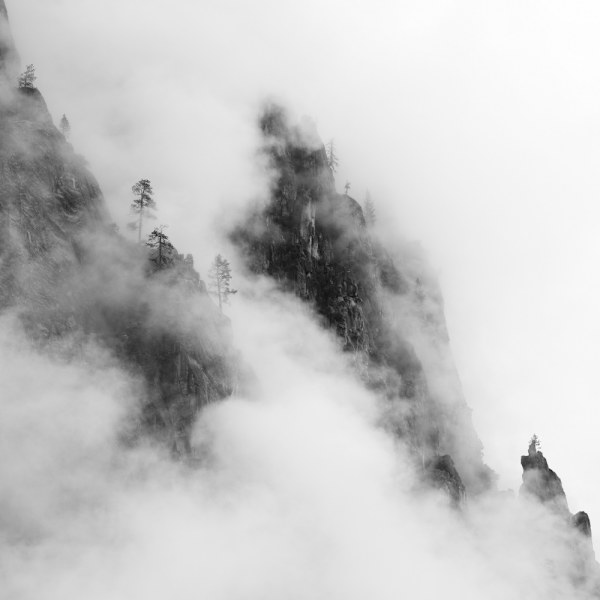 Foggy Mountain MultiColor 30x40 cm