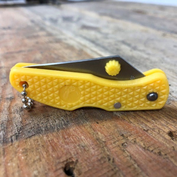 Master Cutlery - simple and good Folding knife Yellow Gul 1