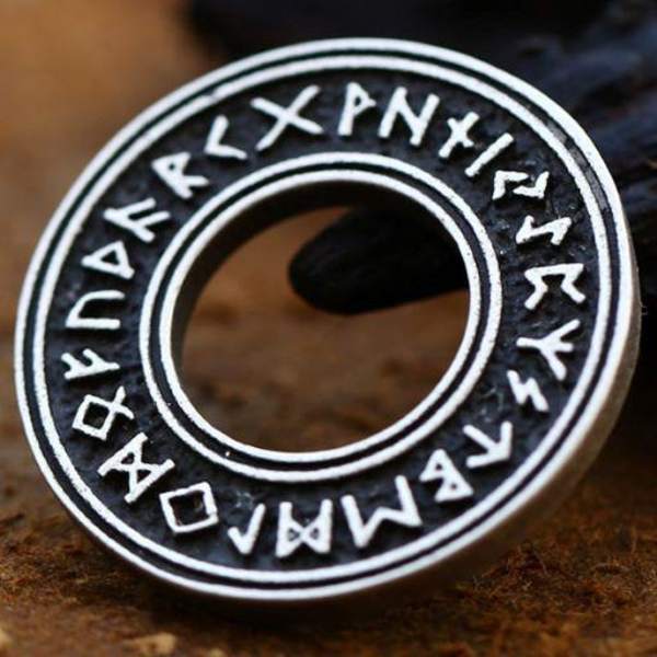 Pendant - Nordic Mythology - Runic circle