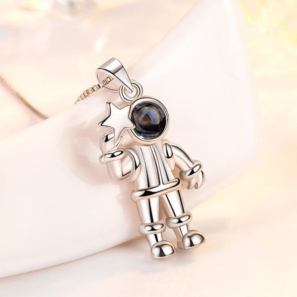 Astronaut projection necklace - silver color