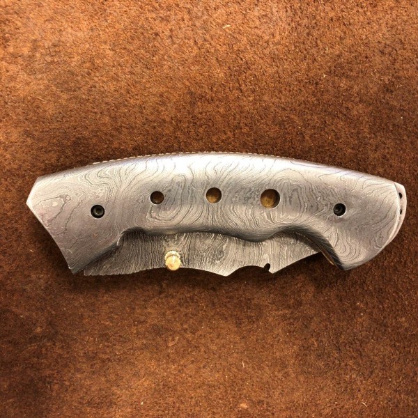 Handgjord kniv - unik och vacker damscus / damaskus fällkniv / j grå