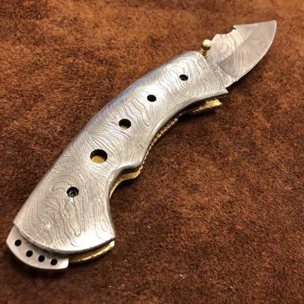 Handgjord kniv - unik och vacker damscus / damaskus fällkniv / jaktkniv grå