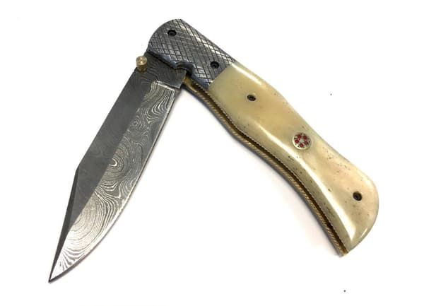 HANDMADE DAMSCUS FOLDING KNIFE WITH CAMEL BONE AND MOSAIK PIN White