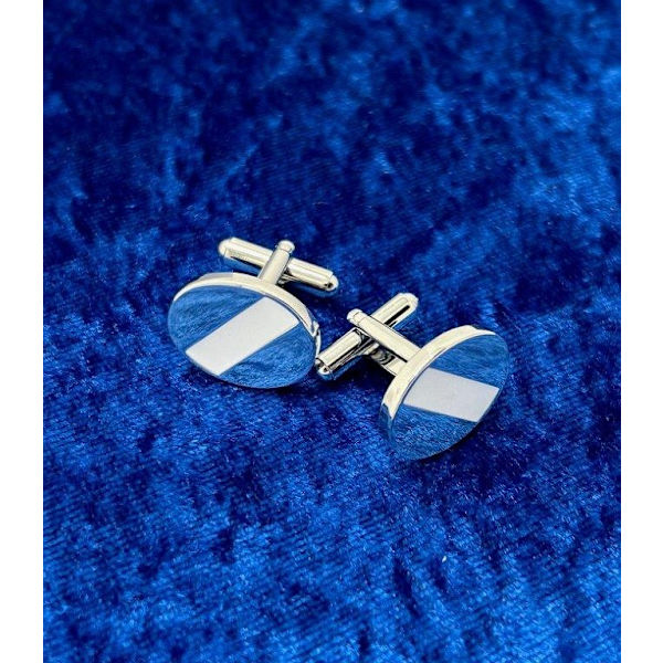 ainutlaatuiset kalvosinnapit Silver