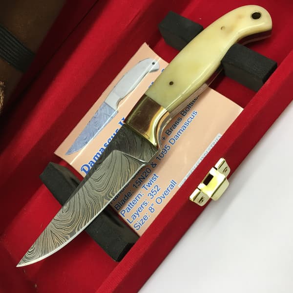 Håndlavet jagtkniv Damaskus kamelben White