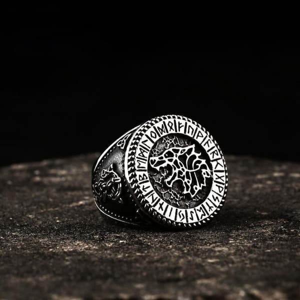 Ring med Fenrir och runor – storlek 7 #7