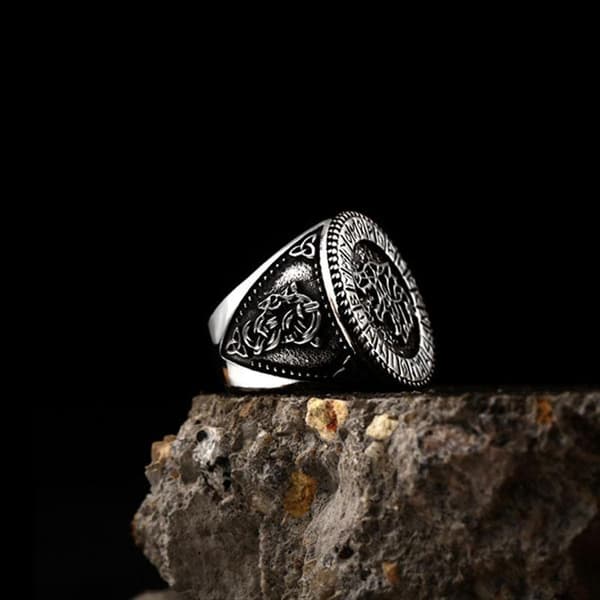 Ring med Fenrir och runor – storlek 8 #8