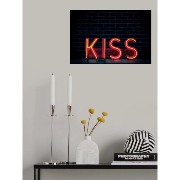 Kiss In Neon MultiColor 50x70 cm