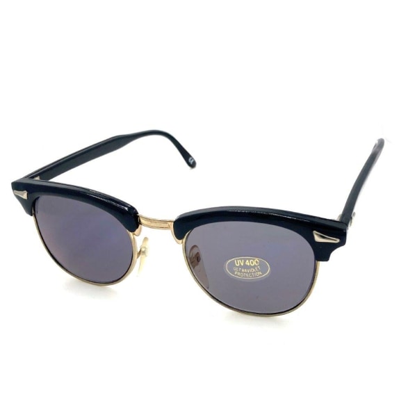 Sorte solbriller med sort linse og gulddetaljer