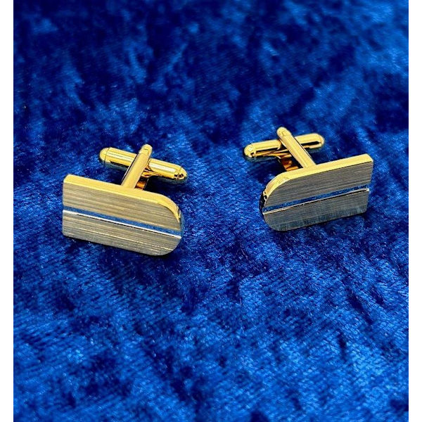 ainutlaatuiset kalvosinnapit Gold
