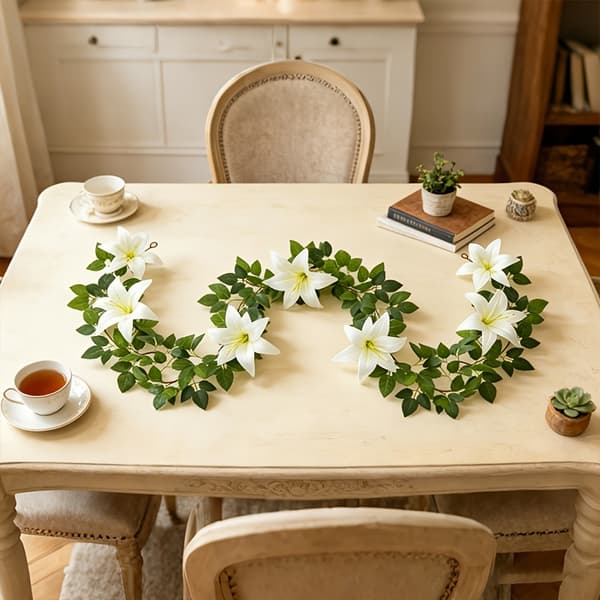 Kunstig blomsterguirlande - Roser og liljeranke til bryllupsbue festindretning