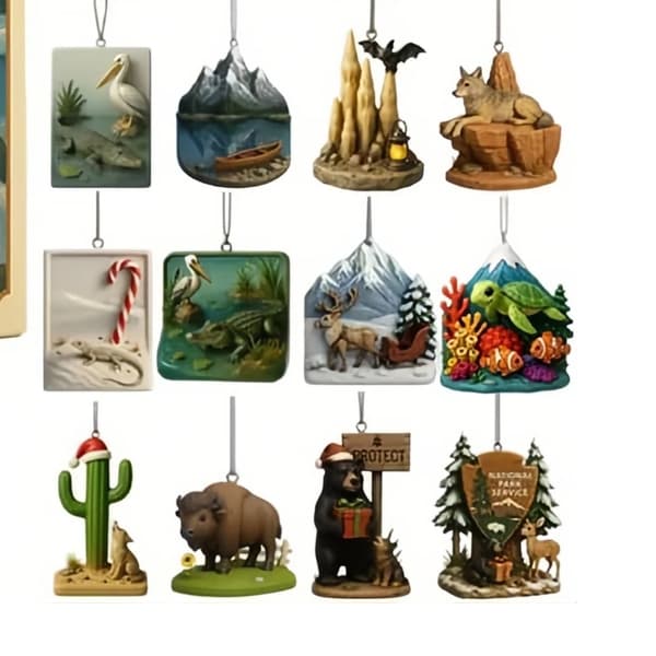 Overraskelsesbokser, juletrepynt, akrylvedheng – American Monuments Collection, 24 stk