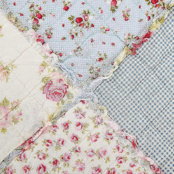 Patchwork blåt quilt til gæsteværelser med åndbar bomuld