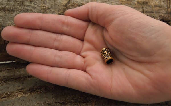 Skjeggperle Rune Algiz - 1 - Bronse