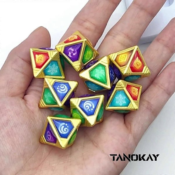Genius Invokation TCG Terningesæt, Håndlavet 8 stk. Rhombisk Solidt Polyhedral Terningesæt med 7 Elementære Terninger & 1 Omni Element til Genshin Impact Kortspil