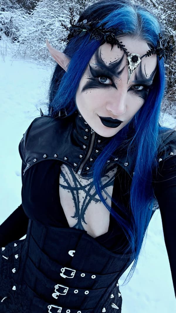 Gotisk svart blomkrona, perfekt för Halloween-cosplay