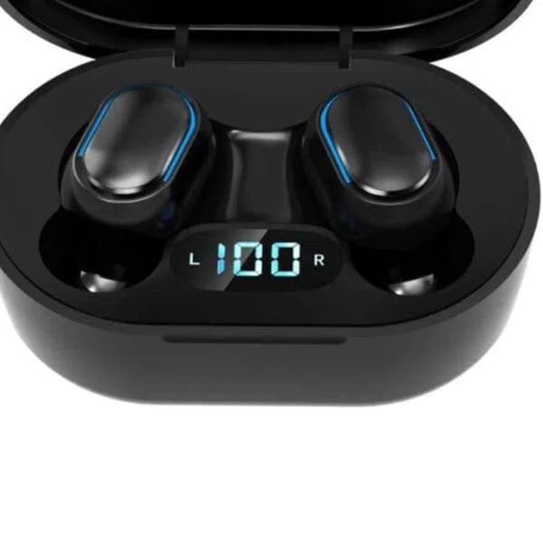 Infällbara och hopfällbara over-ear Bluetooth-hörlurar med minneskortplats och kraftfull bas.