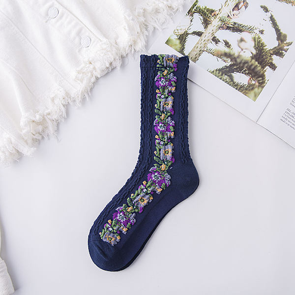 Mub- 5 pairs Höst och vinter ny bomull retro twist mönster kvinnors strumpor mode små blommiga personlighet skog jacquard strumpor