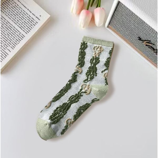 Mub- 5 pairs Retro tredimensionella präglade strumpor höst- och vinterstil medelhöga strumpor söta blommiga damstrumpor