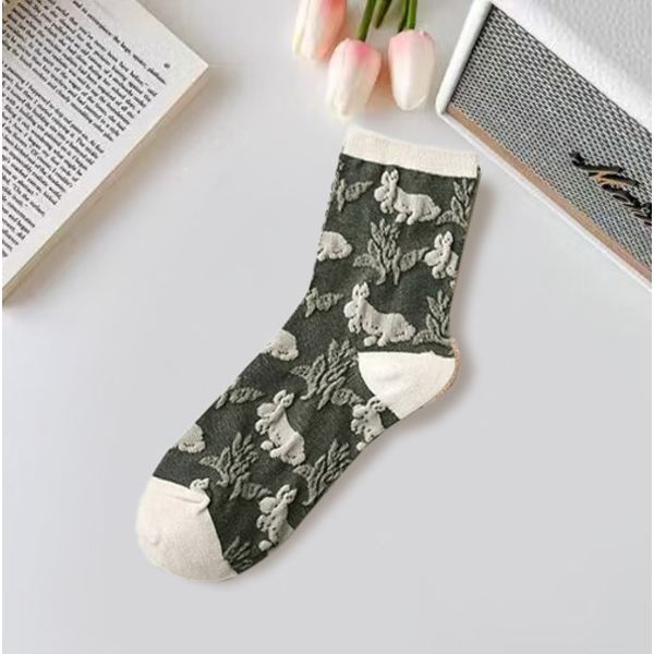 Mub- 5 pairs Retro tredimensionella präglade strumpor höst- och vinterstil medelhöga strumpor söta blommiga damstrumpor