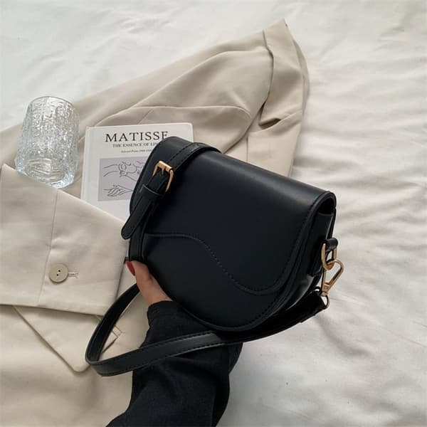 Axelväska Crossbody-väska MUSTA black