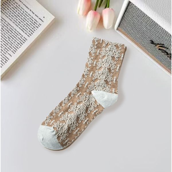 Mub- 5 pairs Retro tredimensionella präglade strumpor höst- och vinterstil medelhöga strumpor söta blommiga damstrumpor