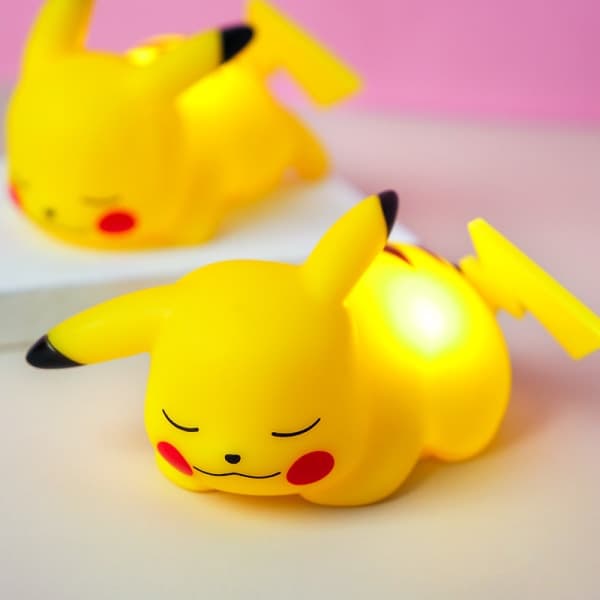 2 søde Pikachu natlys til piger hjerte soveværelse lille fane