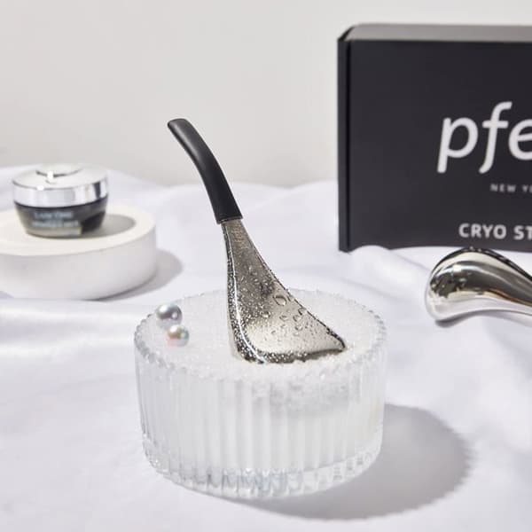 Cryo Sticks Ice Globes - Ansigts- og øjenhudplejeværktøjer - Cryo Sticks i rustfrit stål til massagekugler