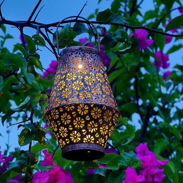 [Snabb Leverans] LED Järnristningar Sollykta med Krysantemummönster - Solar Handlampa - Pendellampa, Gatubelysning, Nattlampa, IP55 Vattentät