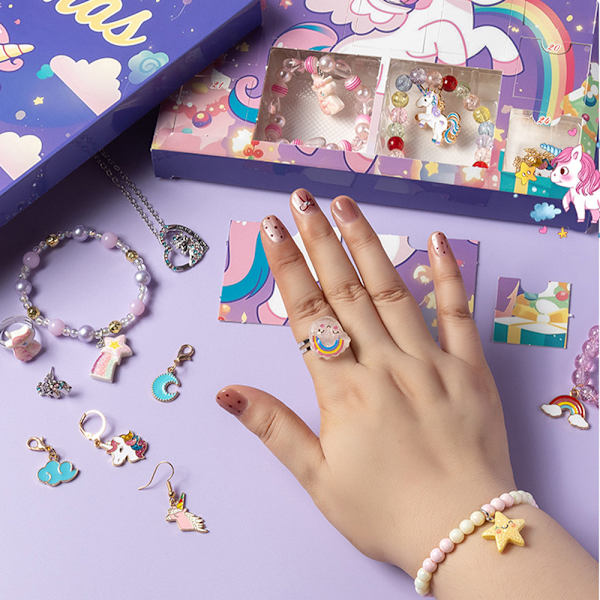 2024 Julkalender med 24 Dagar för Enhörningar - Julklapp för Flickor och Barn - Smycken DIY Armband Charm Pärlor Hänge Gör-Det-Själv Kit Blind Box