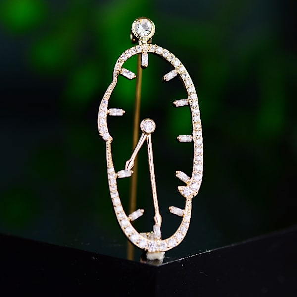 Elegantti messinki mikro Pave Rhinestone Crystal Clock rintaneula solmioneulat Br
