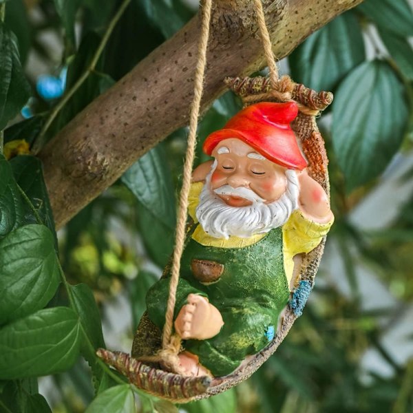 Sarja ripustettavia tonttuja puutarhan ulkokoristeisiin (18 cm), käytetään koristeluun