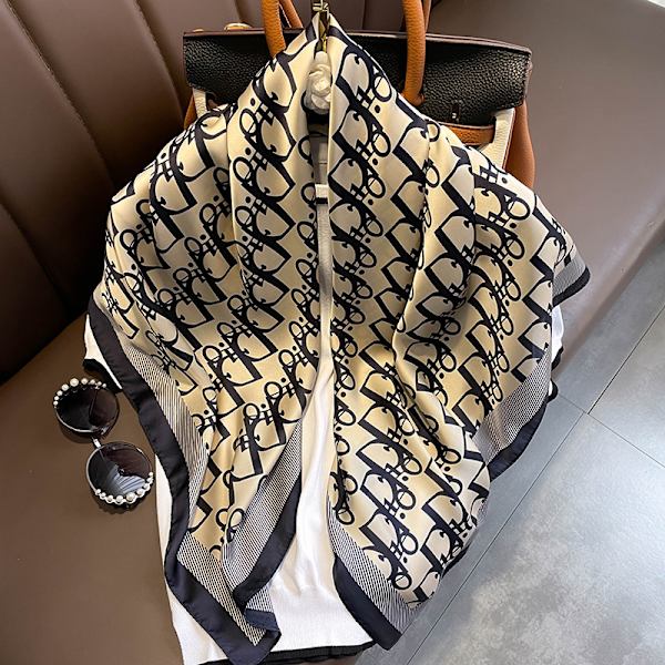 Stor muslimsk hijab (90 cm) firkant - satin silkefølelse - hovedbånd
