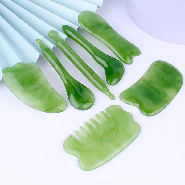 7 kappaletta Gua Sha -raaputus- ja hierontatyökalua, luonnonhartsista valmistettu GuaSha-työkalu, hierontatyökalusarja kasvoille, selälle ja niskalle, lihaskipujen lievittämiseen, säilytyspussilla (vihreä)
