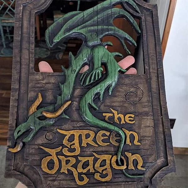 Sagan om ringen Den stegrande ponnyn och Den gröna draken pubskyltar set