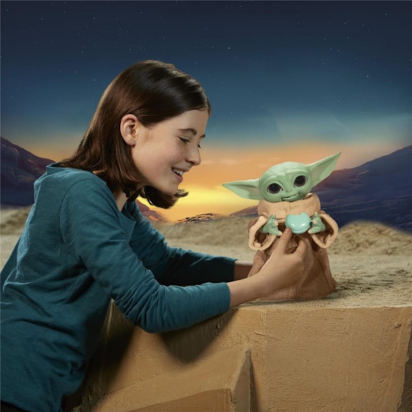 Star Wars The Mandalorian the Child Animatronic Ultimate Edition