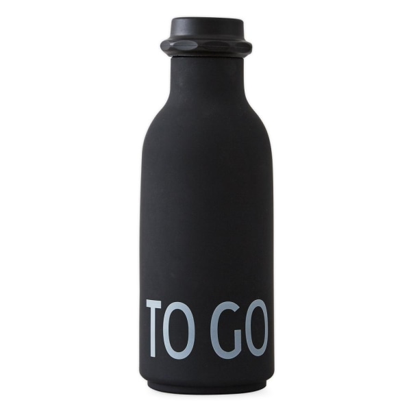 To Go vandflaske, sort - designbogstaver