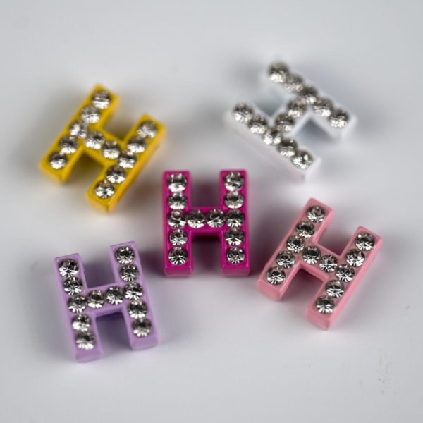 Charm with Strass & Color Letter H - Varattu Lizzie