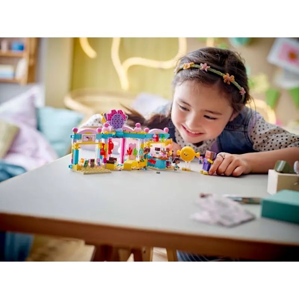 Lego Friends 42649 Heartlake Citys godisaffär