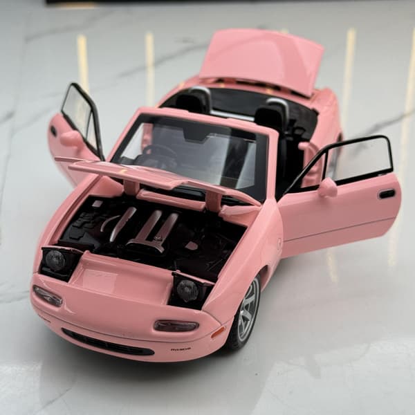 Mazda MX5 Roadster, legetøjsbil, musikalsk modelpynt, pink