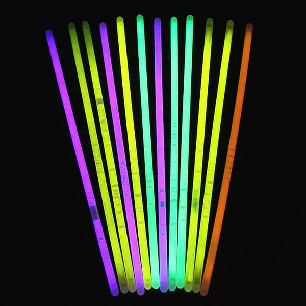 100 Glowsticks til Fest - Sjov i Mørket