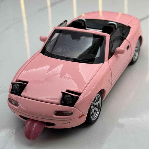 Mazda MX5 Roadster, legetøjsbil, musikalsk modelpynt, pink