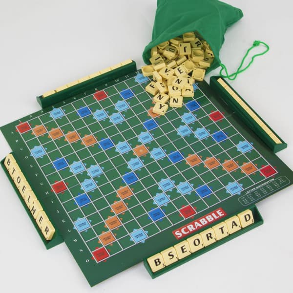 Scrabble, brettspill, ordspill, morsomt, interaktive familiespill—ls